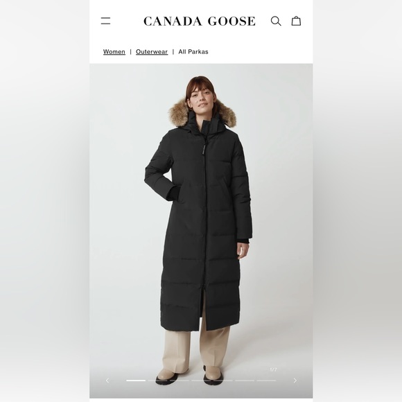 Like new: long Canada Goose parka XS